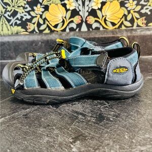 KEEN women’s Newport H2 blue/black waterproof sandals Read hiking
